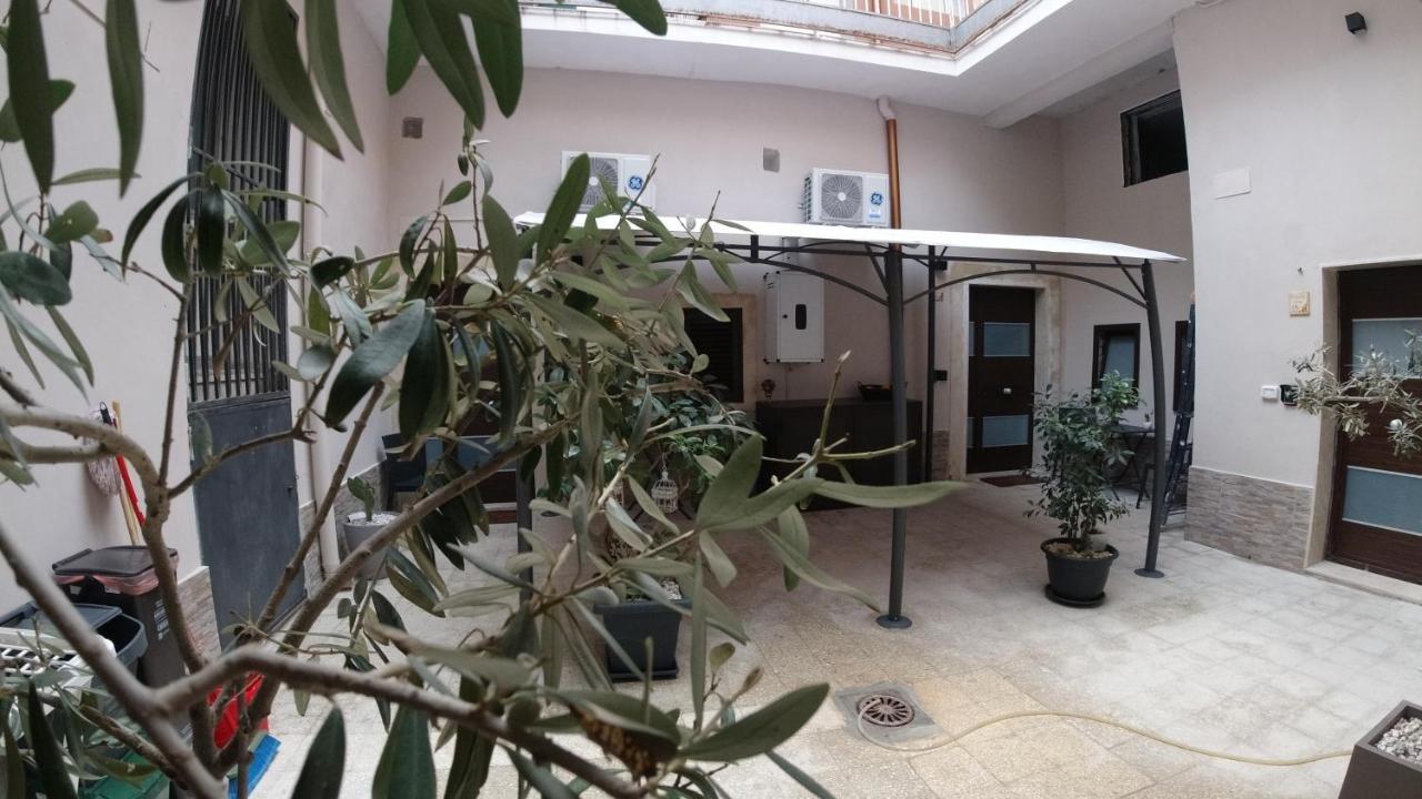 Il Cortiletto28 Rooms & House Siraküza Dış mekan fotoğraf