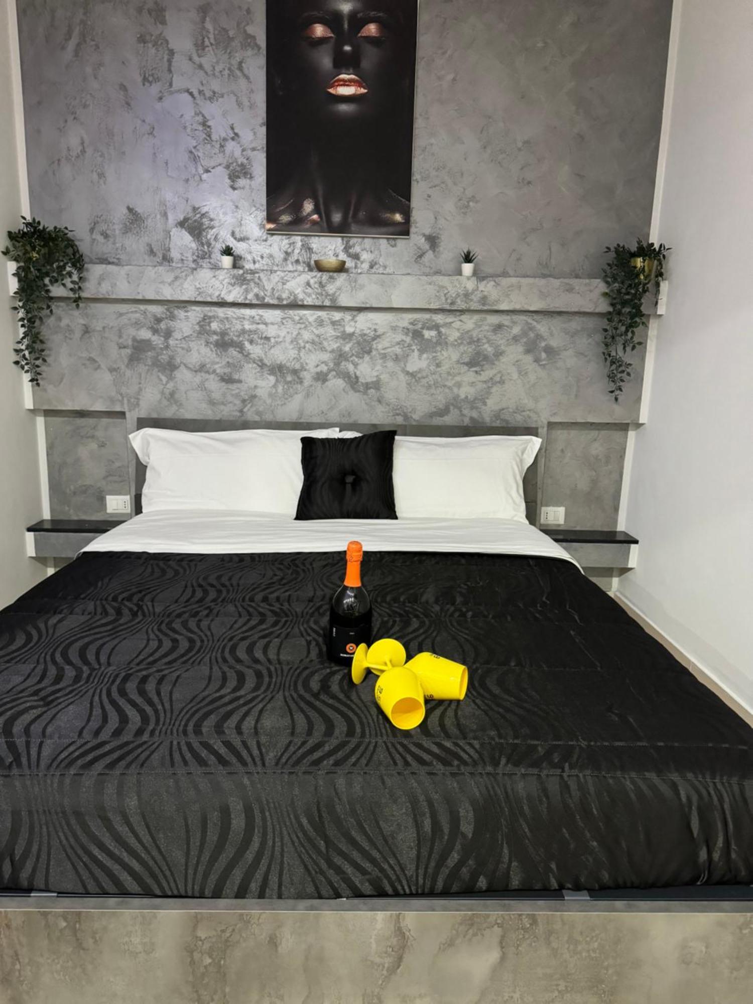 Il Cortiletto28 Rooms & House Siraküza Dış mekan fotoğraf